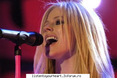 avril lavigne sincer, mine cantaret cum arat, cum canta, spune cantece, nimeni aspectul exterior