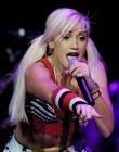 Britney Spears chat - Pink foarte bine - Chat